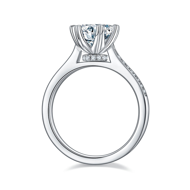 Polaris Round Cut Moissanite Ring