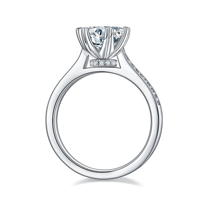 Polaris Round Cut Moissanite Ring