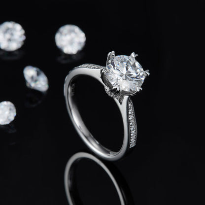 Polaris Round Cut Moissanite Ring