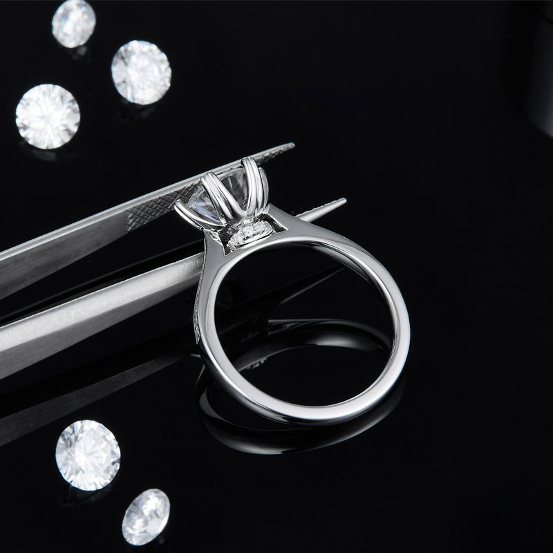 Polaris Round Cut Moissanite Ring