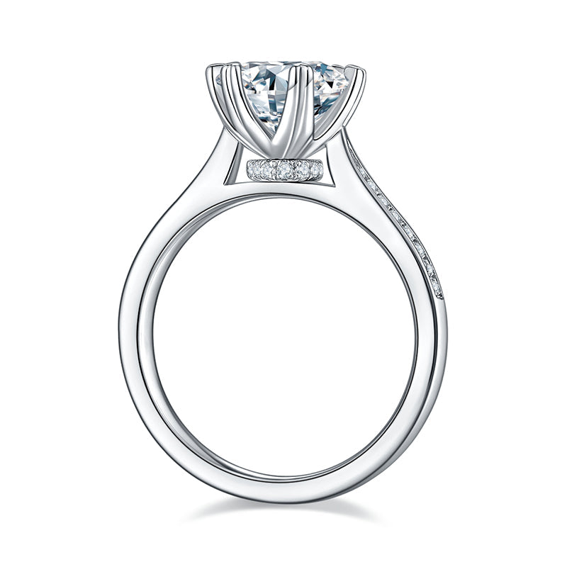 Polaris Round Cut Moissanite Ring