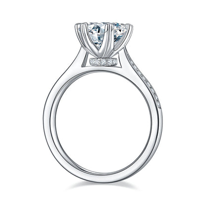 Polaris Round Cut Moissanite Ring