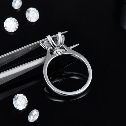 Polaris Round Cut Moissanite Ring