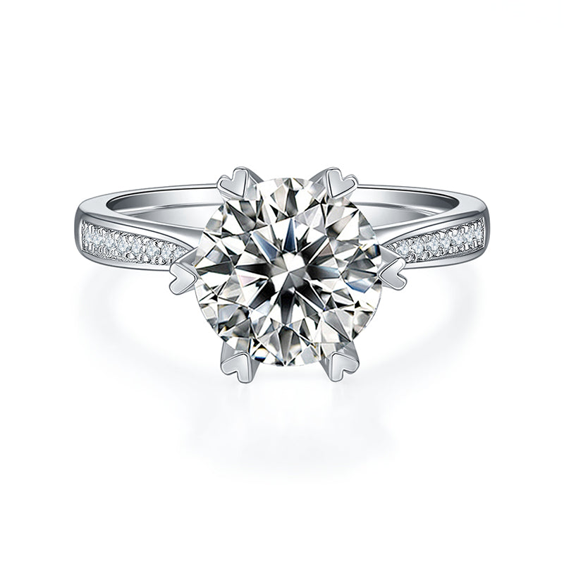 Polaris Round Cut Moissanite Ring